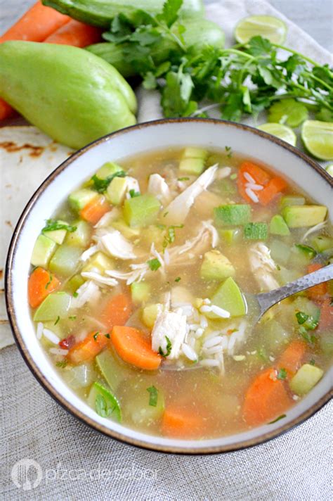 Caldo De Pollo Con Verduras