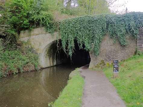 Sowerby Long Bridge The Rochdale Canal Habiloid Cc By Sa