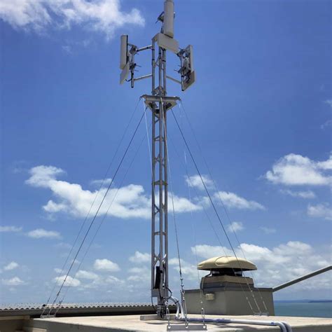 Galvanized Steel Roof Top Tower 15m GSM MW Signal Transmission