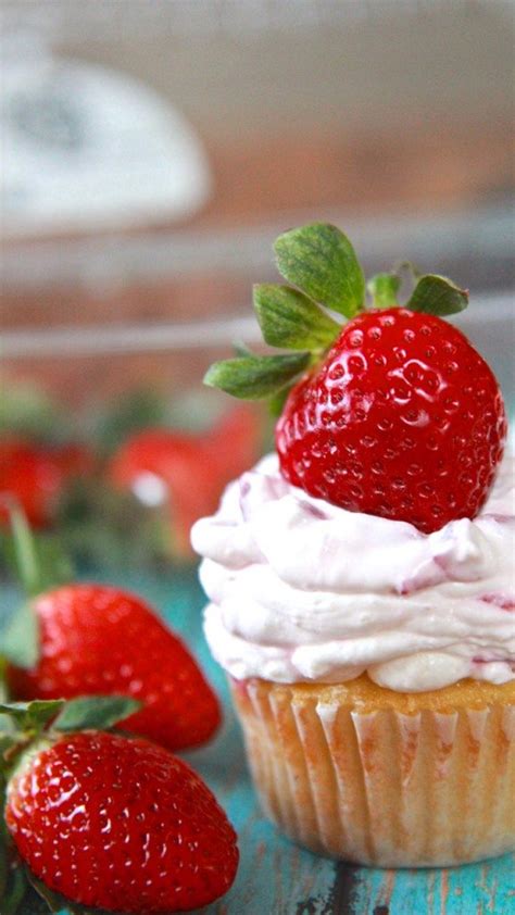 Easy Strawberry Shortcake Cupcakes Recipe | Divas Can Cook