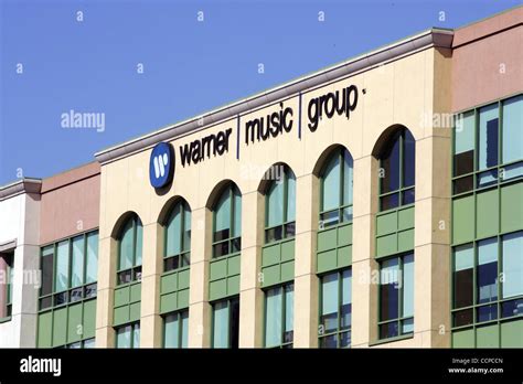 Warner music group Banque de photographies et d’images à haute ...