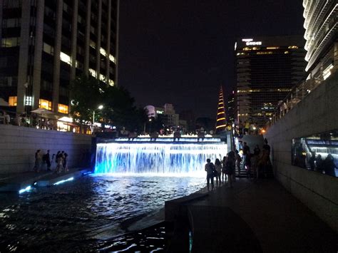 DL Korea Updates: Night-time at Cheonggyecheon River Walk (July 22, 2012)