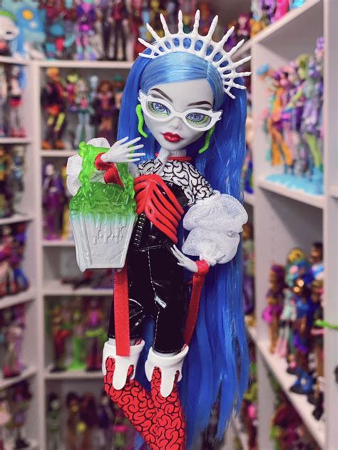 Ghouluxe Ghoulia Yelps Mattelcreations Fang Club Exclusive Doll