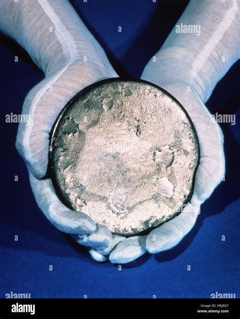 Uranium 235 hi-res stock photography and images - Alamy