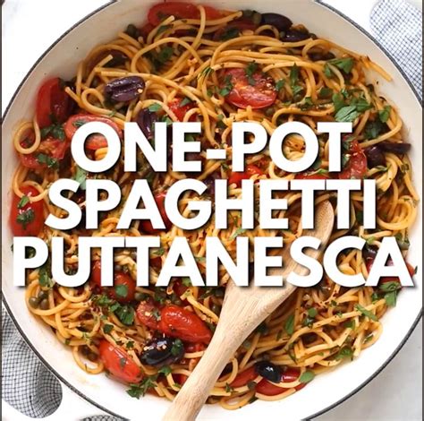 One Pot Spaghetti With Tomatoes And Olives In A Skillet