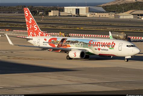 PH HXA Transavia Boeing 737 8K2 WL Photo by Adolfo Bento de Urquía