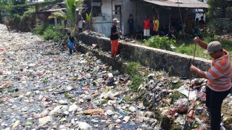 Tumpukan 400 Ton Sampah Di Kali Bahagia Ternyata Hanya Dibersihkan