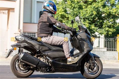 Heres Your Look At The Updated Yamaha XMax 300 Maxi Scooter BikeDekho