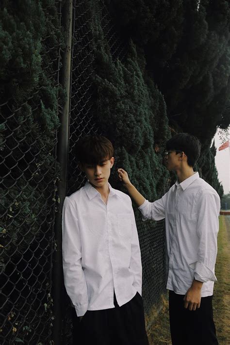 Hai hot boy Trung Quốc khoe bộ ảnh đậm mùi chemistry làm dân tình thi nhau đẩy thuyền
