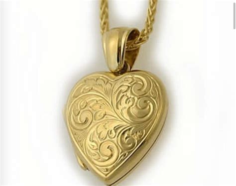 15 Latest Gold Lockets for Women and Men | Styles At Life