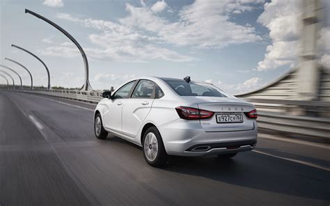 Первый тест-драйв новой Lada Vesta за 1,69 млн рублей. В ней не будет ...