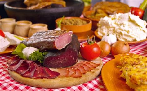 Serbian traditional cuisine - Si-ber Travel | Agencija kojoj vredi verovati