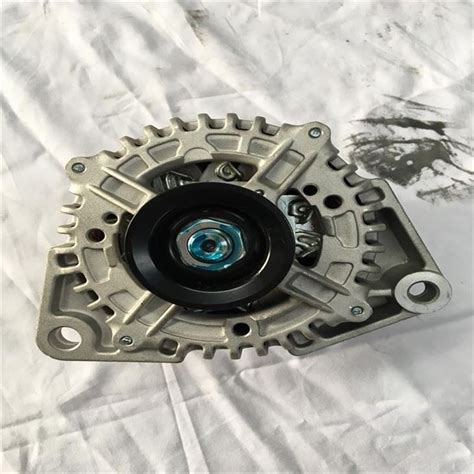 China SINOTRUK Howo Engine Spare Parts Alternator VG1095094002