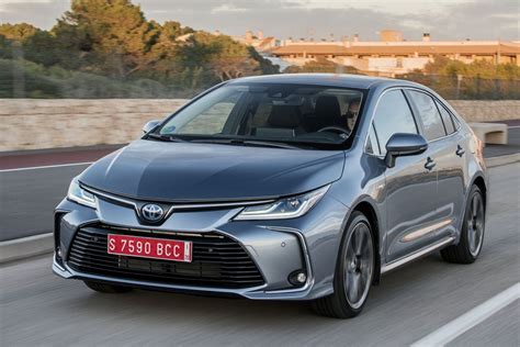 Toyota Corolla Sedan 1 8 Hybrid First Edition Car Technical