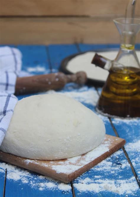 Impasto Per La Pizza Fatta In Casa Con Soli G Di Lievito Di Birra