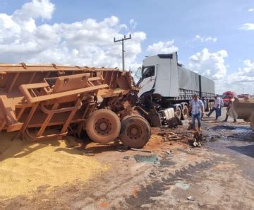 Colis O Entre Carreta Deixa Dois Feridos Em Rodovia Pr Ximo Ipiranga