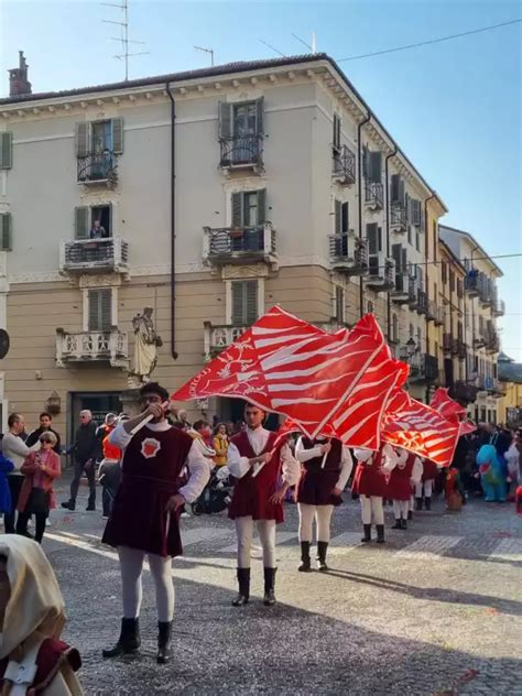 Il Monferrato Carnevale Grande Festa Per Le Vie Del Centro Di Casale