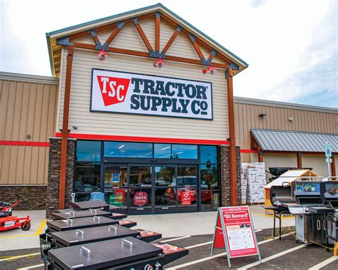 Tractor Supply Co Opens Doors In Ridgefield The Reflector