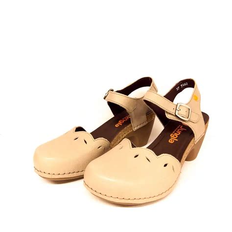 Jungla Γυναικεία Πέδιλα Με Χαμηλό Τακούνι Nude Ropa Lavada