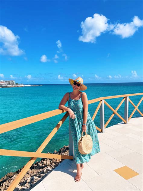 St. Maarten Packing List - PLUS Customizable + Printable Checklist