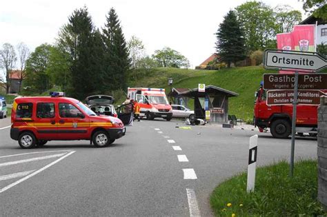 Unfall in Wildsteig 17 jährige Rollerfahrerin verunglückt