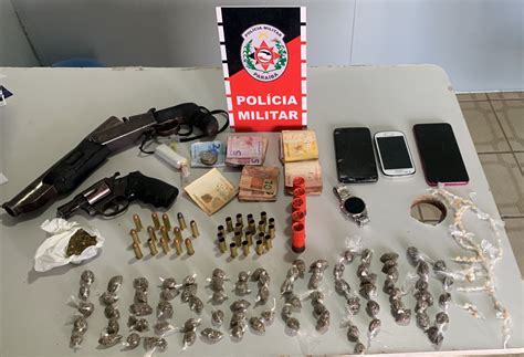 Pol Cia Militar Desarticula Ponto Do Tr Fico E Apreende Armas E Drogas