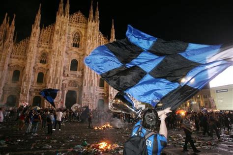 La Festa Degli Interisti In Piazza Duomo Libero Quotidiano