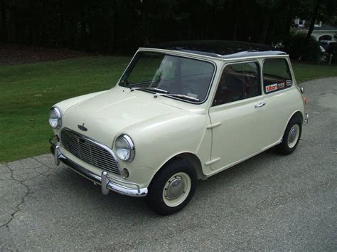 Pin by Classic Cars on Morris Mini | Classic mini, Classic cars, Mini