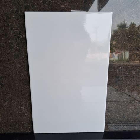 Jual Keramik Dinding Putih Polos Mulia 25x40 GLOSSY WHITE Shopee