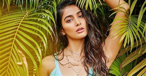 CELEBRITY PICS Pooja Hegde Hot In Bikini