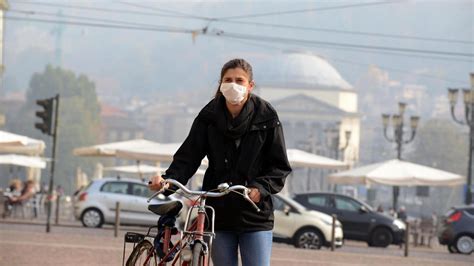 Smog A Torino Dopo Oltre Ventanni Di Progressi I Valori Tornano A