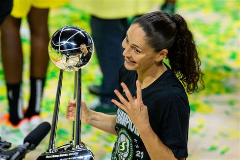 Storm Icon Sue Bird Officially Re Signs With Club