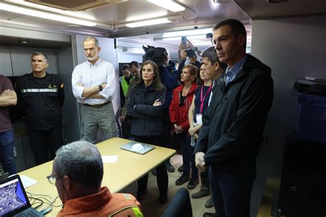 Photo Le Roi Felipe VI Et La Reine Letizia D Espagne Avec Le