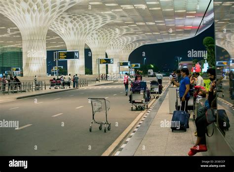 Mumbai airport hi-res stock photography and images - Alamy