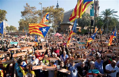 Parlamento Catalán Declara La Independencia De La Región Critica