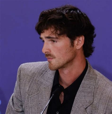 Jacob Elordi In 2023 Long Hair Beard Hair And Beard Styles Long