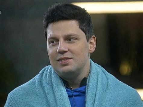 Nude Do Cantor Thiago Servo Em A Grande Conquista Viraliza Na Web