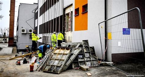 Trwa budowa windy przy Urzędzie Miasta i Gminy w Kazimierzy Wielkiej