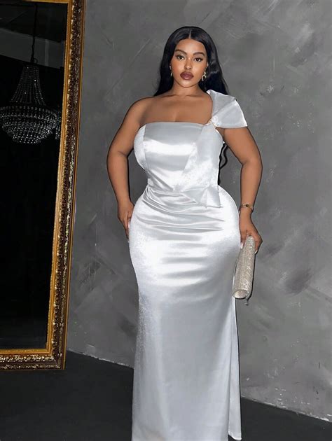 Shein Slayr Plus Size White Cocktail Dress With Oblique Neckline