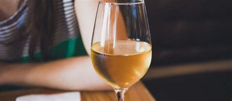 The Most Popular Types of White Wines - Aspiring Winos