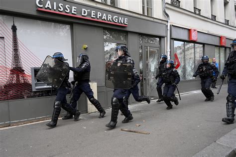 Marche Contre Les Violences Policières Un Officier A T Il Le Droit De