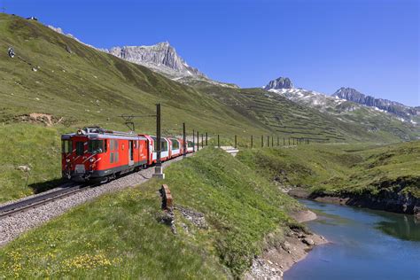 Deh Der Mgb Zwischen Oberalppassh He Und N Tschen