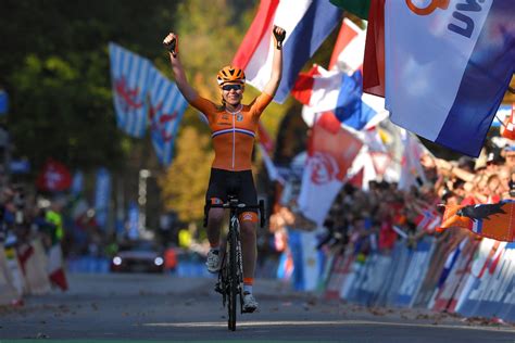 Van Der Breggen Wins World Championship Road Race With Staggering