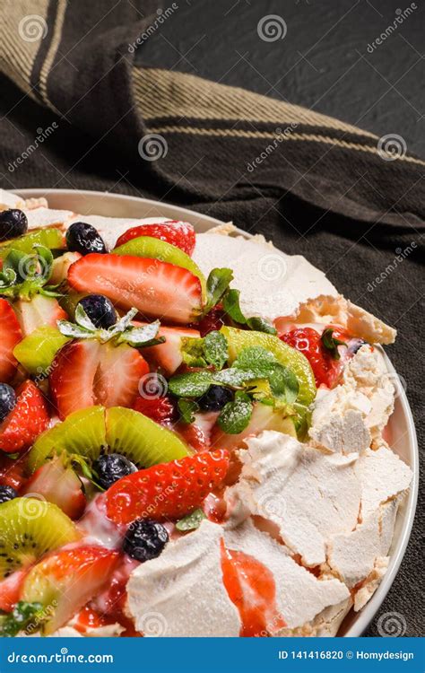 Bolo De Pavlova Foto De Stock Imagem De Framboesa Sabor