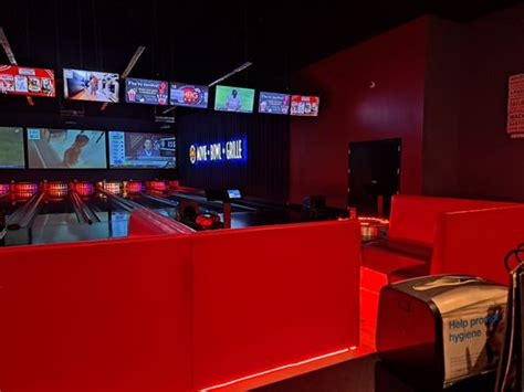 SCHULMAN’S MOVIE BOWL GRILLE - Updated January 2025 - 40 Photos & 67 ...