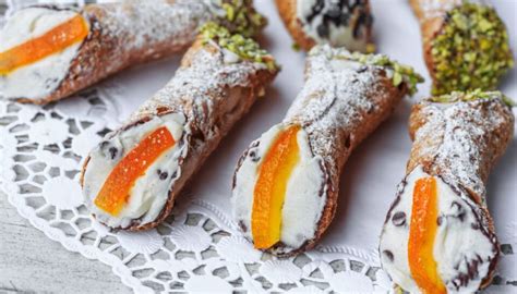 Benvenuto Cannolo Piana Degli Albanesi Si Illumina Con Il Dolce Pi