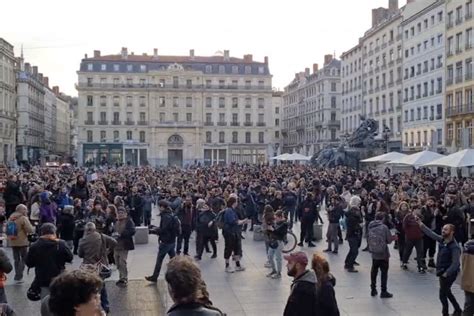 Macron Démission Un Concert De Casseroles à Lyon Pendant L