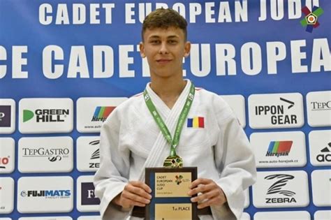 Tudor Mo Oi Judoka Medaliat Cu Aur La Concursul De La Maribor Primit