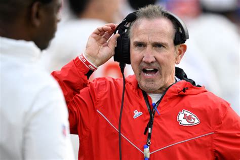 Fans Praising Chiefs Defensive Coordinator Steve Spagnuolo During AFC ...