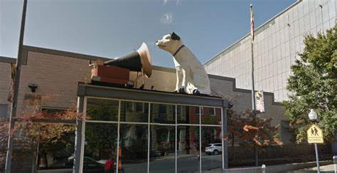 Nipper, the RCA Dog Statue | Atlas Obscura